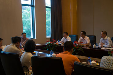 清遠(yuǎn)市何副市長(zhǎng)、歐局長(zhǎng)來我司參加關(guān)于入駐清遠(yuǎn)市總部經(jīng)濟(jì)建設(shè)規(guī)劃的會(huì)議